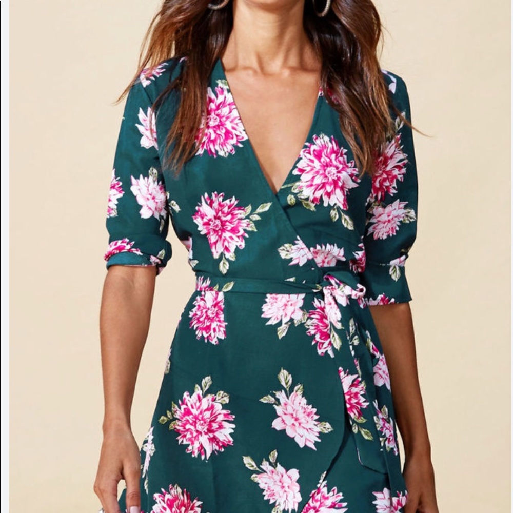 Bloomingdales Floral Wrap Dress - US size 2 - UK size 6 - like new
